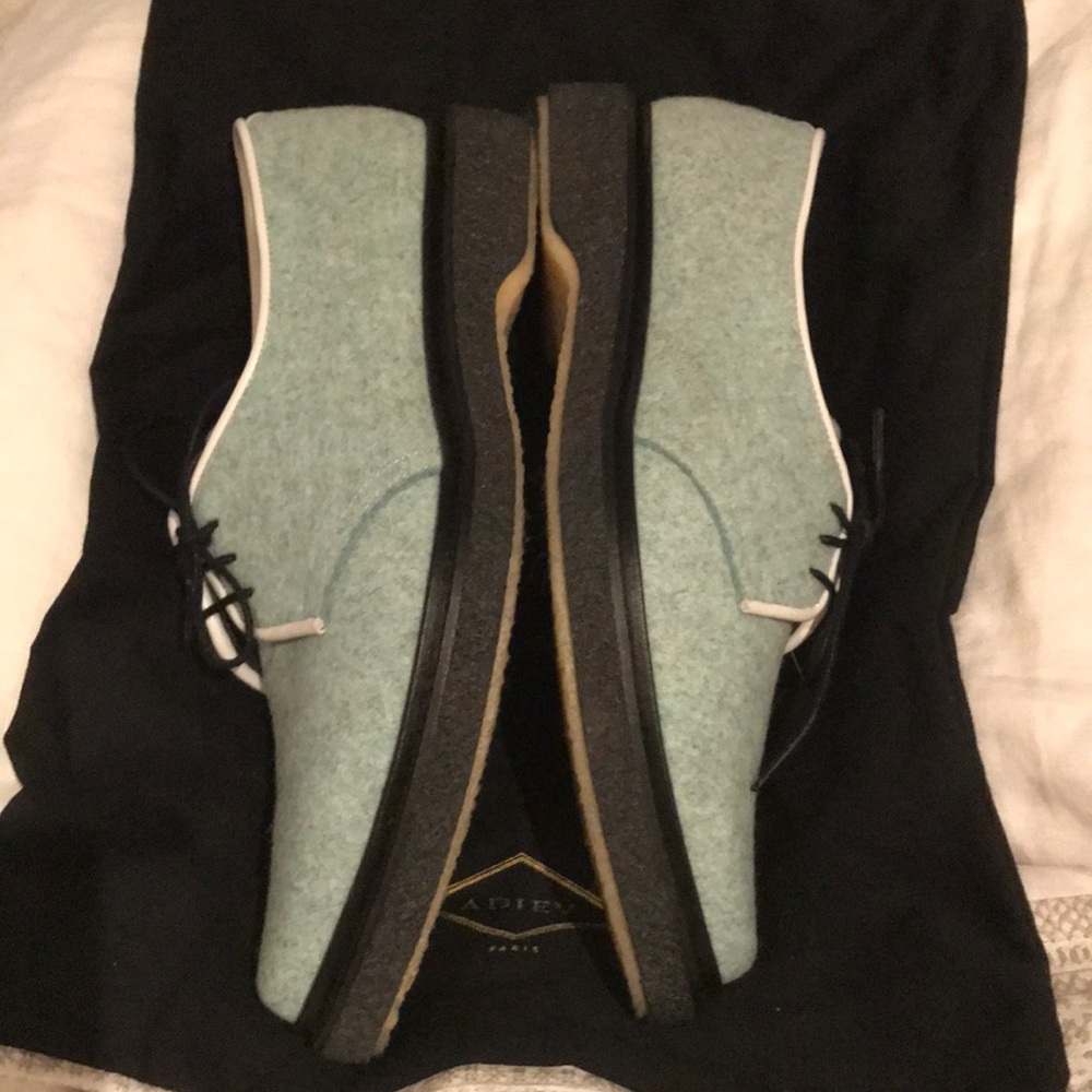 Cool felt and leather oxfords w/ white leather trim. - Picture 5 of 7